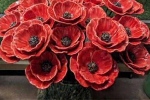 Bloemen in klei © foto's Maria Declercq